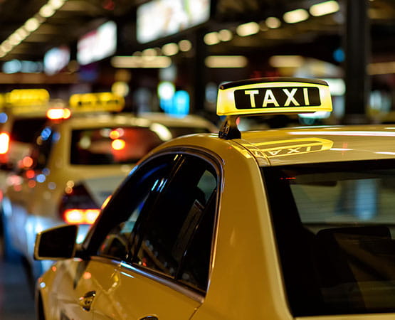 un taxi jaune