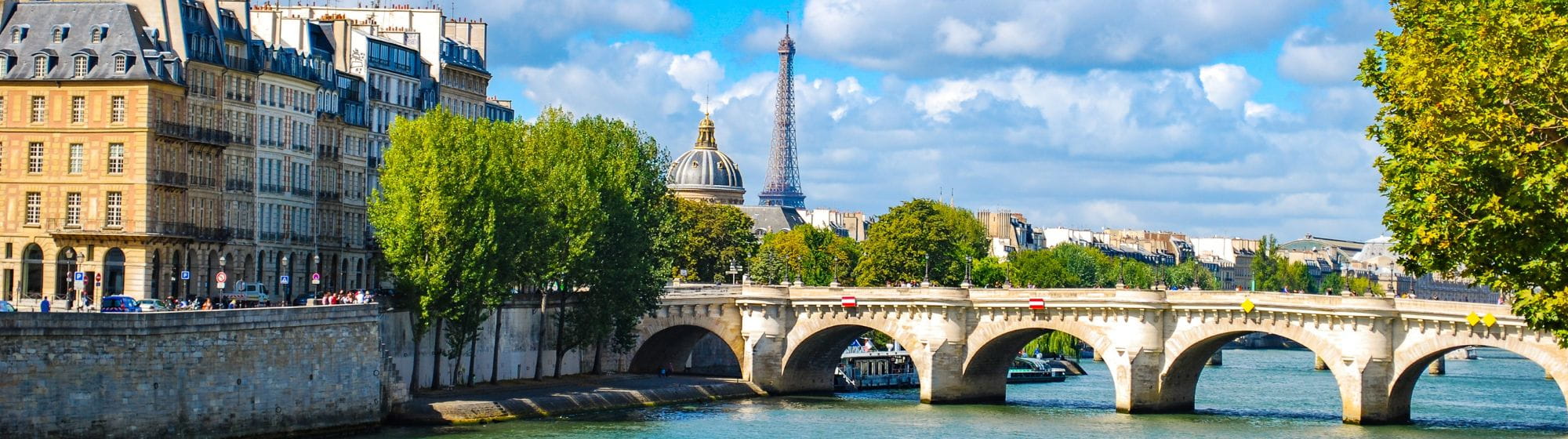 la seine avec vue sur la tour eiffel